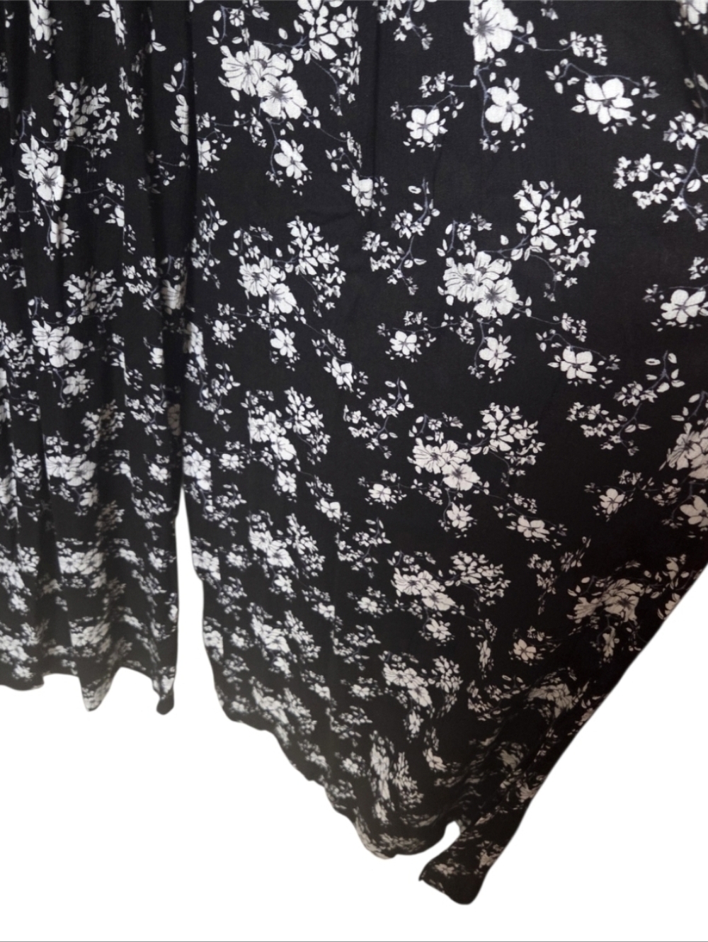 Lulus Loves the Sun Black Floral Print Wide-Leg Pants Size Large New! - Picture 3 of 7